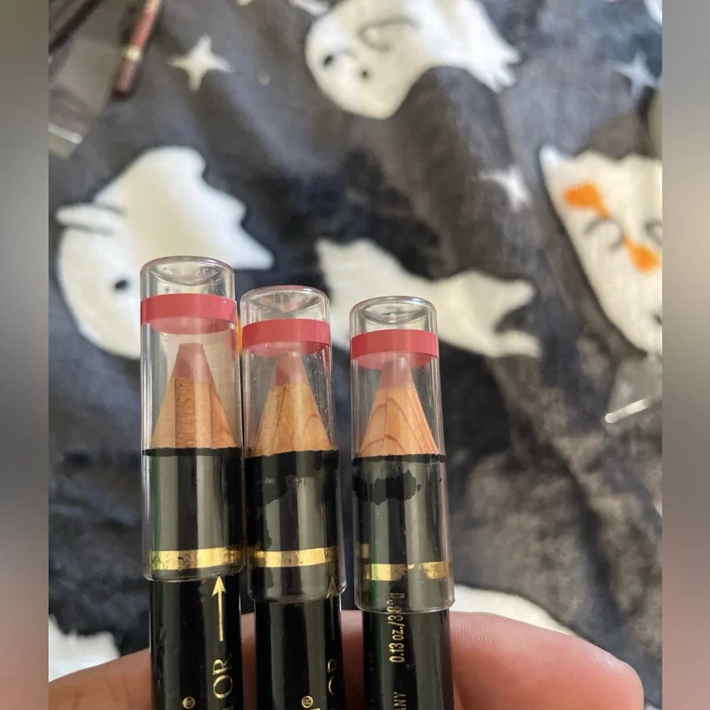 Revlon New Complexion LipStick Condition and Color Shade (Bares)